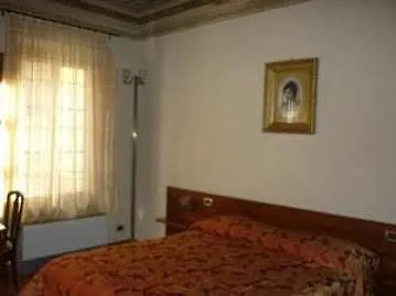 Rinascimento فندق مبيت وإفطار بيزا